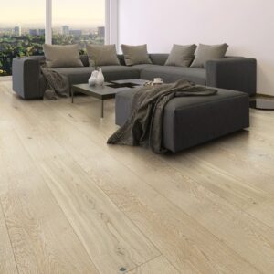 Alva features natural oak colors and the inherent variation between planks